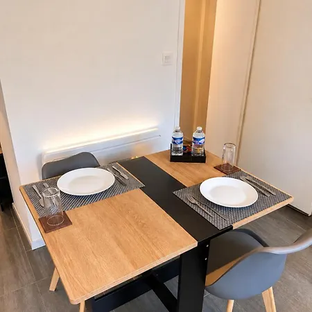 2 - Cour Prive - Face Tram - Hypercentre - Sdrent Apartment